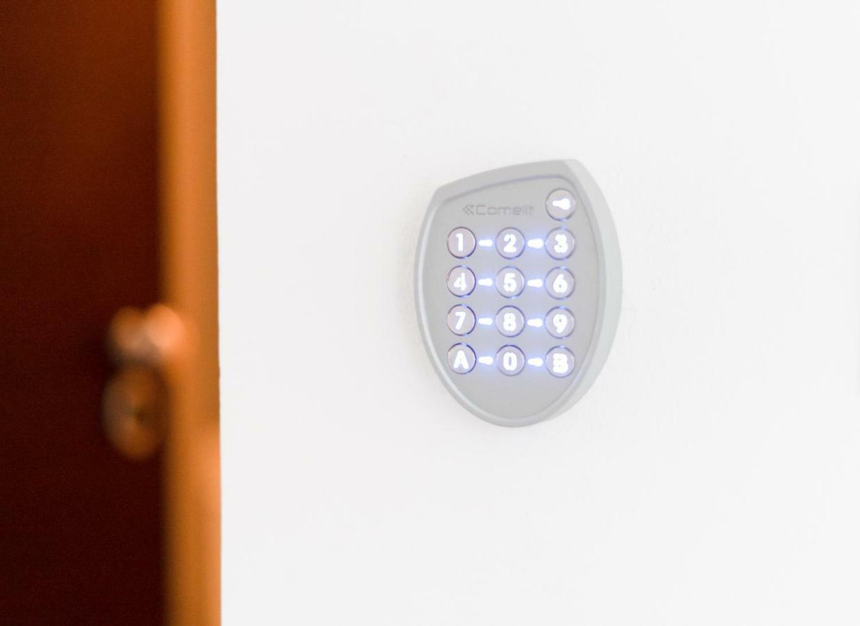 Jacuzzi Studio Apartman Mare'S Zágráb Kültér fotó