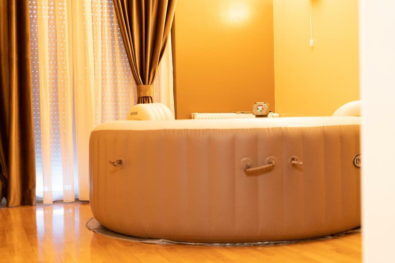 Jacuzzi Studio Apartman Mare'S Zágráb Kültér fotó